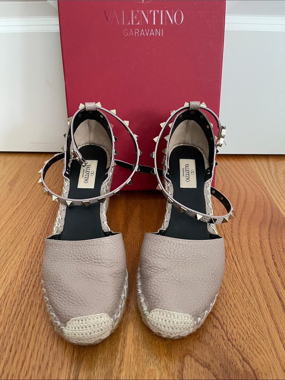 Valentino Garavani Taupe/Poudre Rockstud Espadrille Wedges